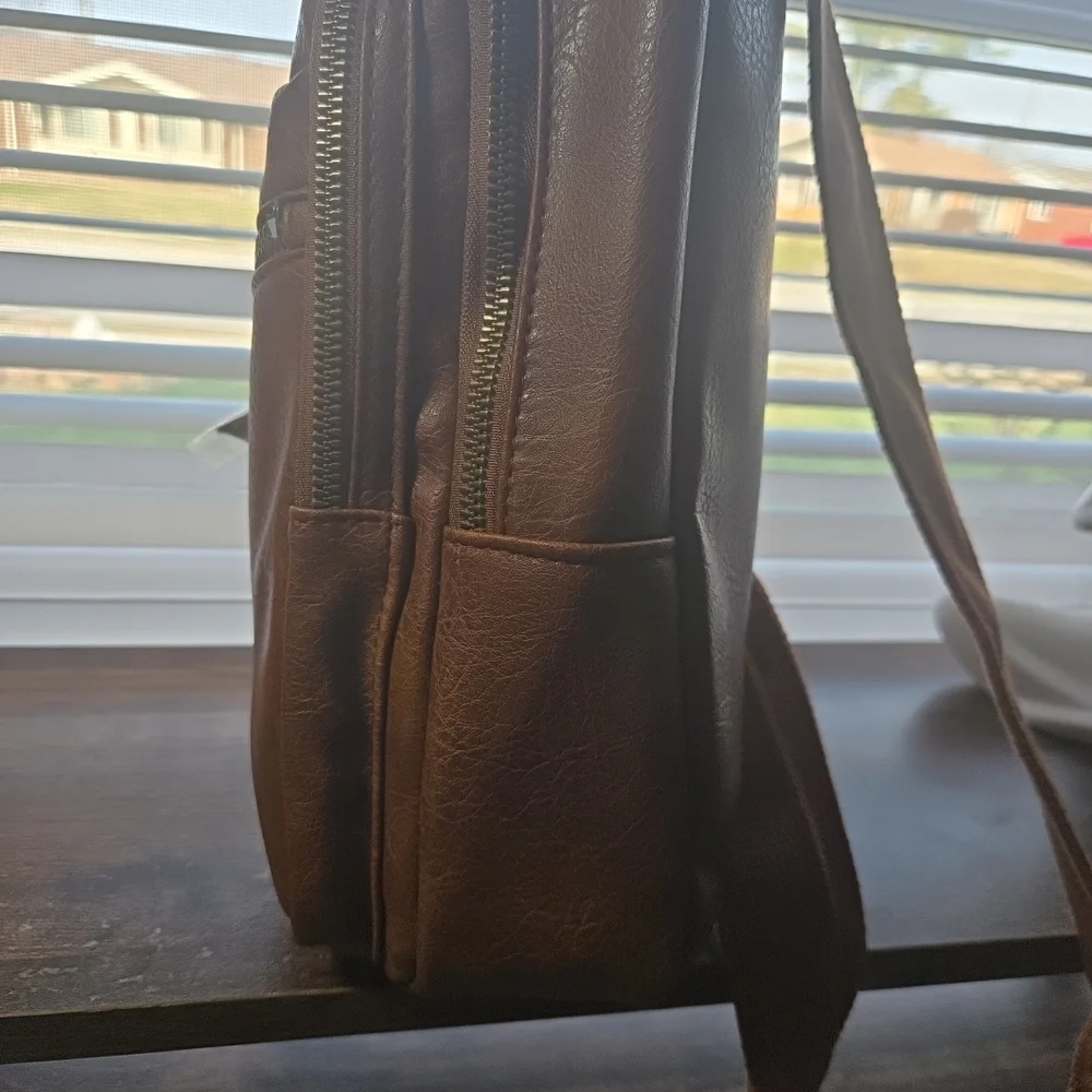 Womens‎ Brown Leather Sling Backback New With Tags